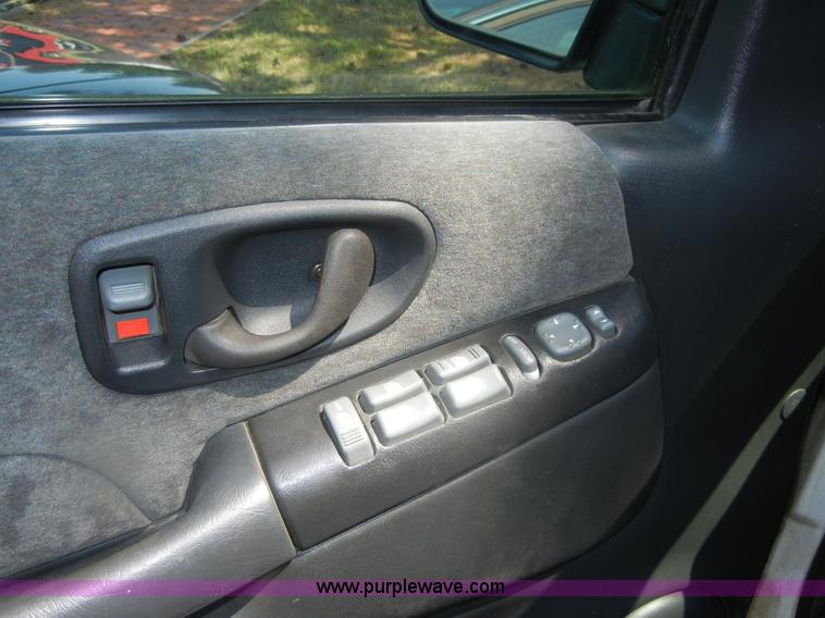 image for item D9705 2002 Chevrolet Blazer LS SUV