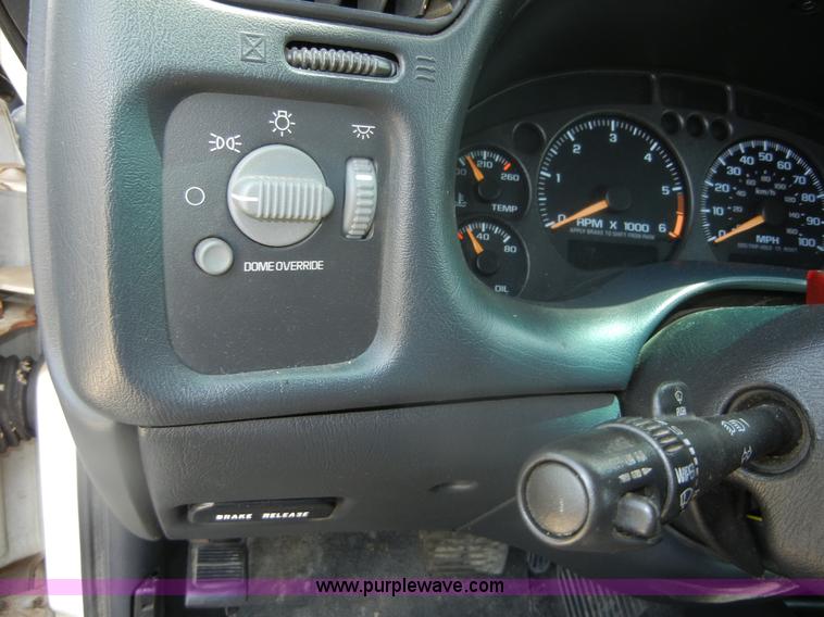 image for item D9705 2002 Chevrolet Blazer LS SUV