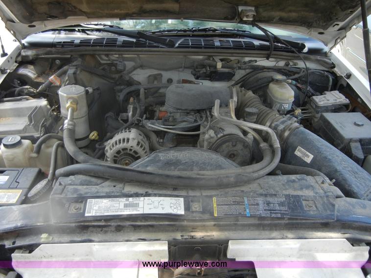 image for item D9705 2002 Chevrolet Blazer LS SUV