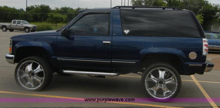 image for item D9722 1996 Chevrolet Tahoe Z71 Off Road SUV