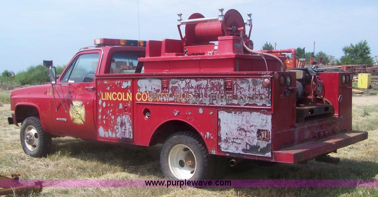 image for item E9272 1989 Chevrolet Cheyenne V3500 pickup truck