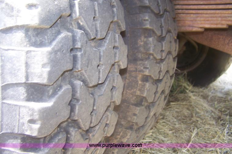 image for item E9272 1989 Chevrolet Cheyenne V3500 pickup truck