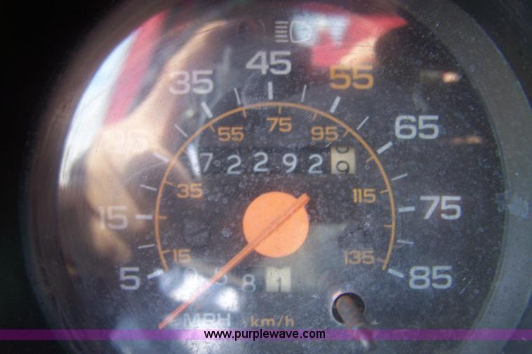 image for item E9272 1989 Chevrolet Cheyenne V3500 pickup truck