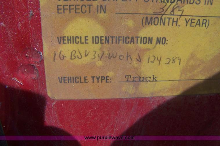 image for item E9272 1989 Chevrolet Cheyenne V3500 pickup truck