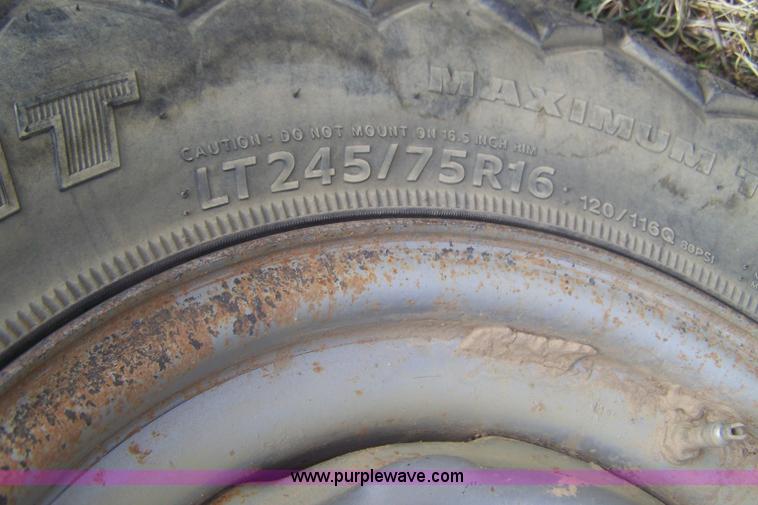 image for item E9275 1992 Dodge D250 pickup truck