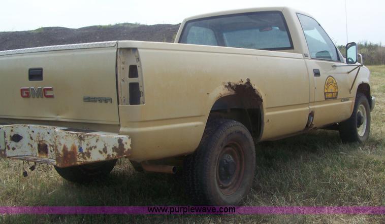 image for item E9276 1990 Chevrolet Cheyenne C2500 pickup truck