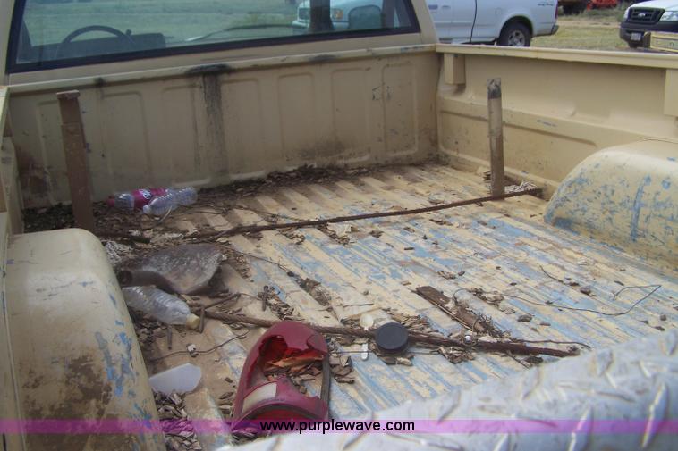 image for item E9276 1990 Chevrolet Cheyenne C2500 pickup truck