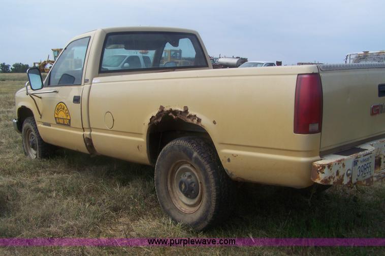 image for item E9276 1990 Chevrolet Cheyenne C2500 pickup truck