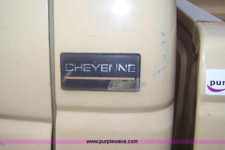 image for item E9276 1990 Chevrolet Cheyenne C2500 pickup truck