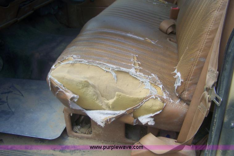 image for item E9276 1990 Chevrolet Cheyenne C2500 pickup truck