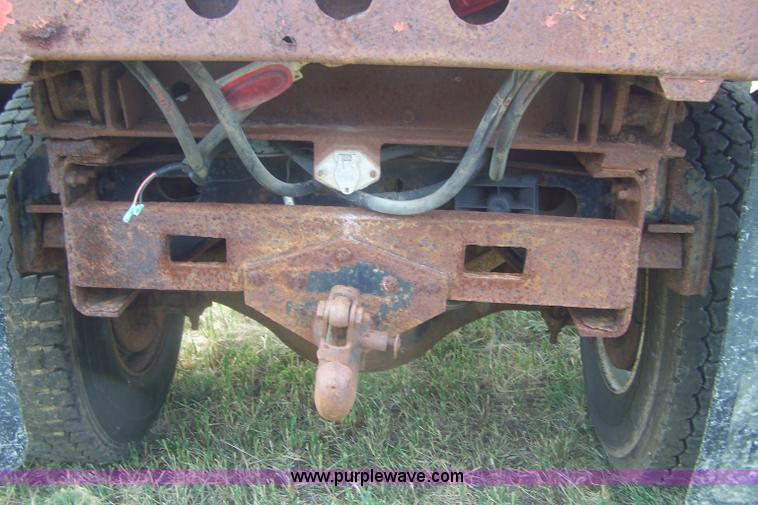 image for item E9277 1986 International 1754 dump truck