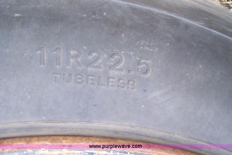 image for item E9277 1986 International 1754 dump truck