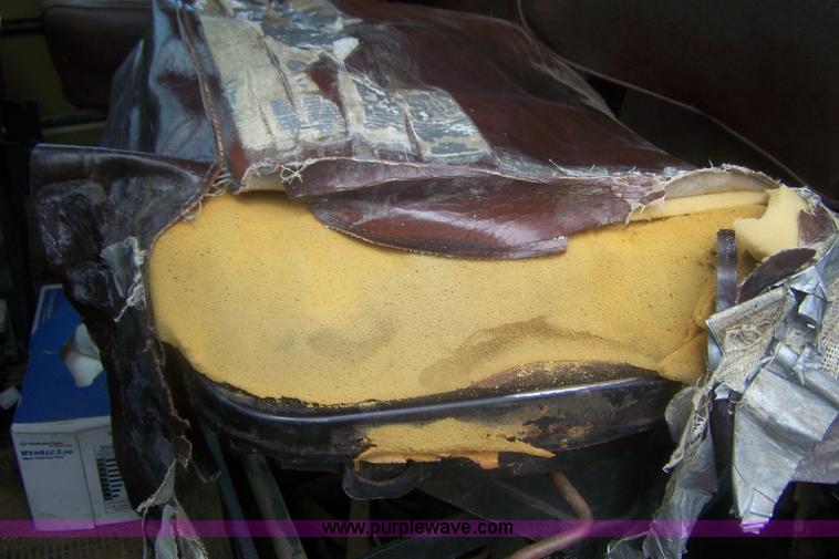 image for item E9277 1986 International 1754 dump truck