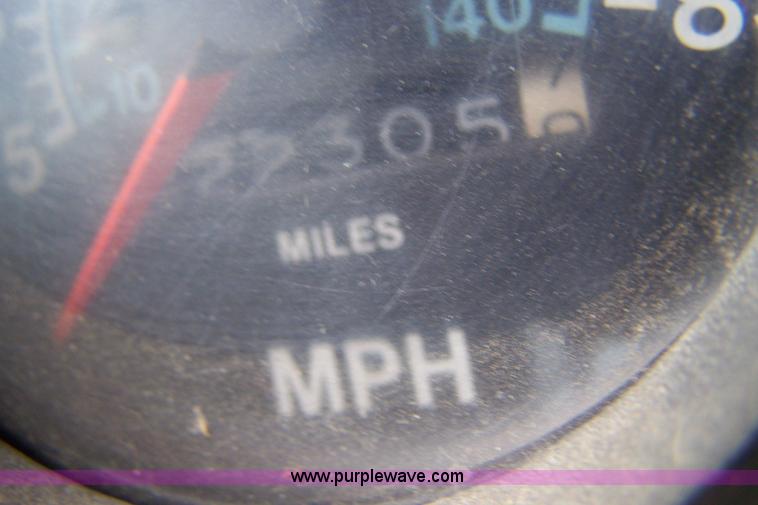 image for item E9277 1986 International 1754 dump truck