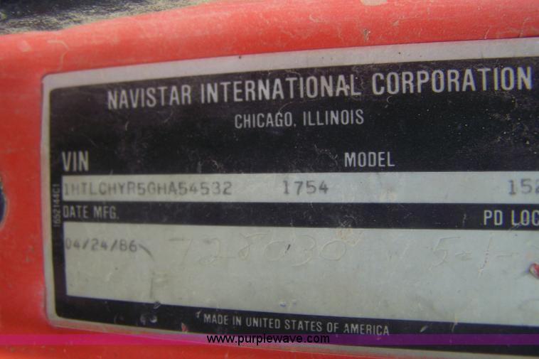 image for item E9277 1986 International 1754 dump truck