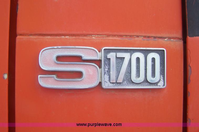 image for item E9277 1986 International 1754 dump truck