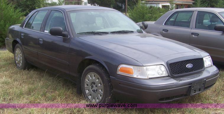 image for item E9281 2004 Ford Crown Victoria Police Interceptor