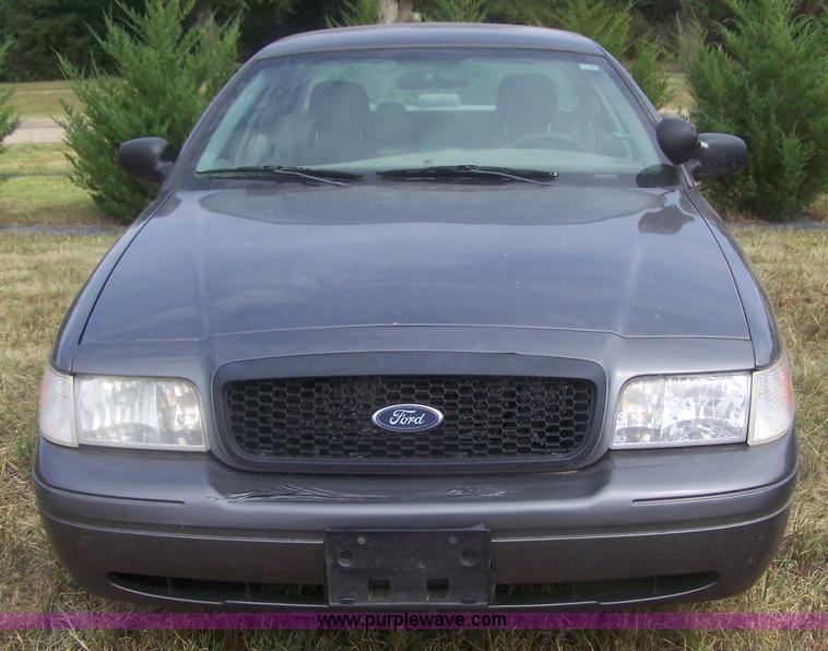 image for item E9281 2004 Ford Crown Victoria Police Interceptor
