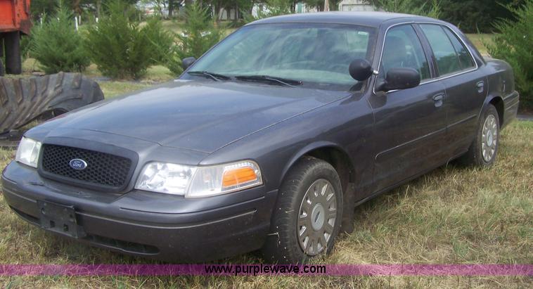 image for item E9281 2004 Ford Crown Victoria Police Interceptor