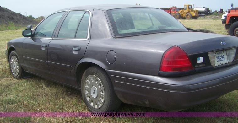 image for item E9281 2004 Ford Crown Victoria Police Interceptor