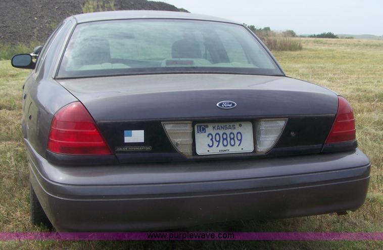image for item E9281 2004 Ford Crown Victoria Police Interceptor