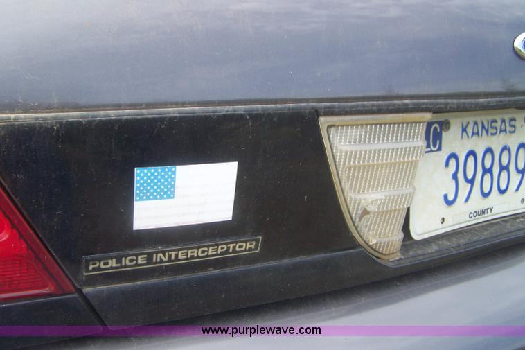 image for item E9281 2004 Ford Crown Victoria Police Interceptor
