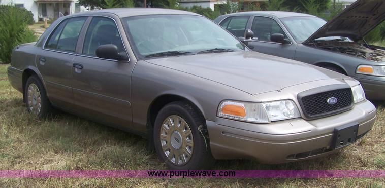 image for item E9282 2005 Ford Crown Victoria Police Interceptor