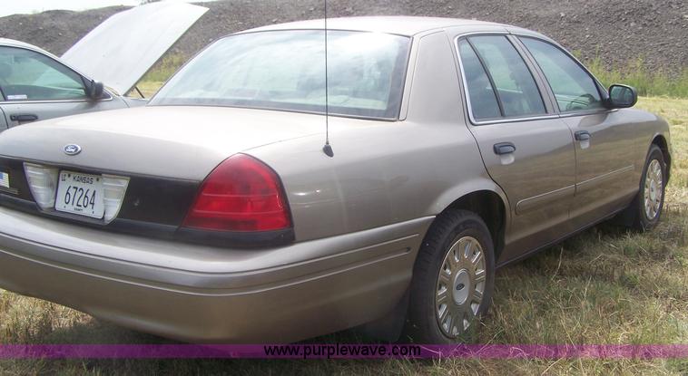 image for item E9282 2005 Ford Crown Victoria Police Interceptor