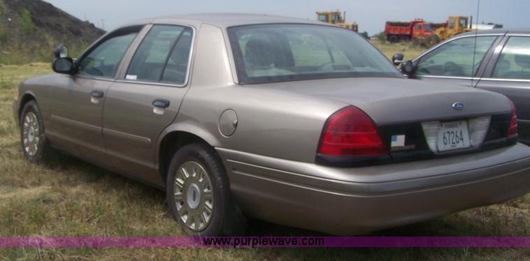 image for item E9282 2005 Ford Crown Victoria Police Interceptor