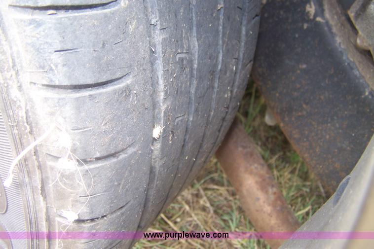 image for item E9282 2005 Ford Crown Victoria Police Interceptor