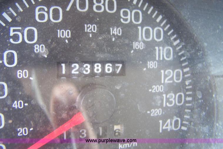 image for item E9282 2005 Ford Crown Victoria Police Interceptor