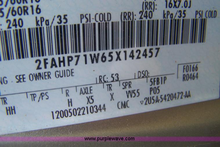 image for item E9282 2005 Ford Crown Victoria Police Interceptor