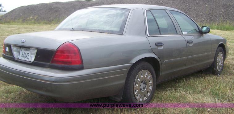image for item E9283 2004 Ford Crown Victoria Police Interceptor