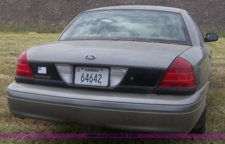 image for item E9283 2004 Ford Crown Victoria Police Interceptor