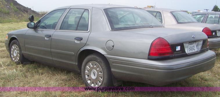 image for item E9283 2004 Ford Crown Victoria Police Interceptor