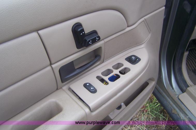 image for item E9283 2004 Ford Crown Victoria Police Interceptor
