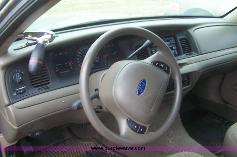 image for item E9283 2004 Ford Crown Victoria Police Interceptor