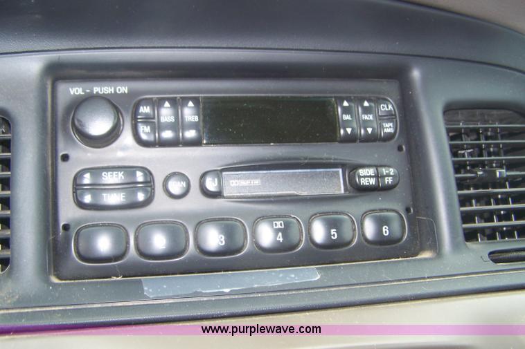 image for item E9283 2004 Ford Crown Victoria Police Interceptor