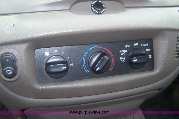 image for item E9283 2004 Ford Crown Victoria Police Interceptor