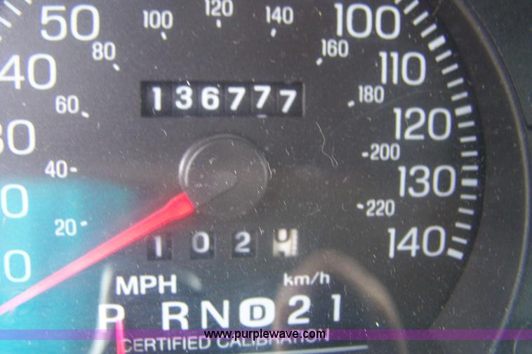 image for item E9283 2004 Ford Crown Victoria Police Interceptor