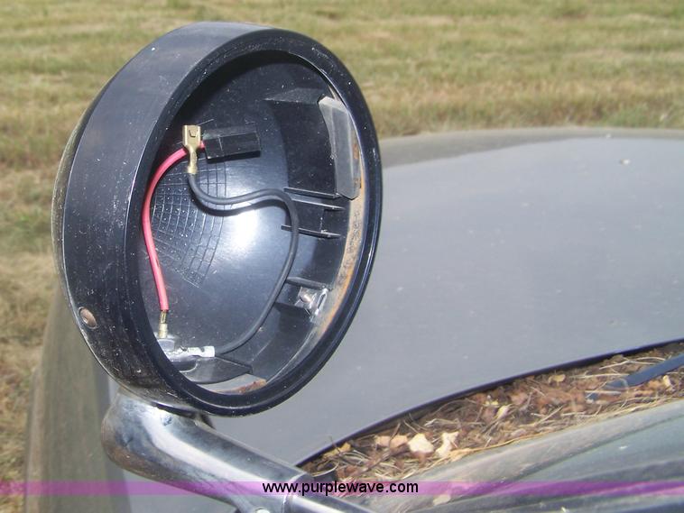 image for item E9283 2004 Ford Crown Victoria Police Interceptor