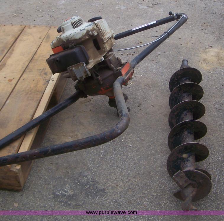 Stihl gas powered post hole digger in Lincoln, KS Item E9287 sold Purple Wave
