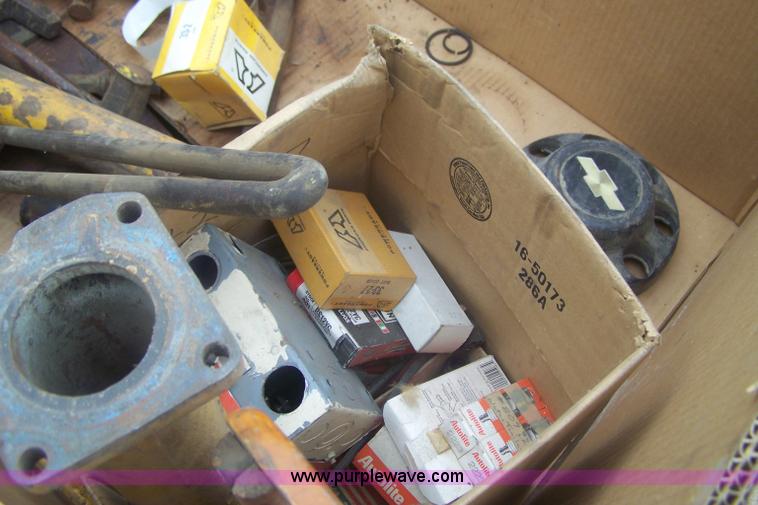 image for item E9289 Assorted stone chisels