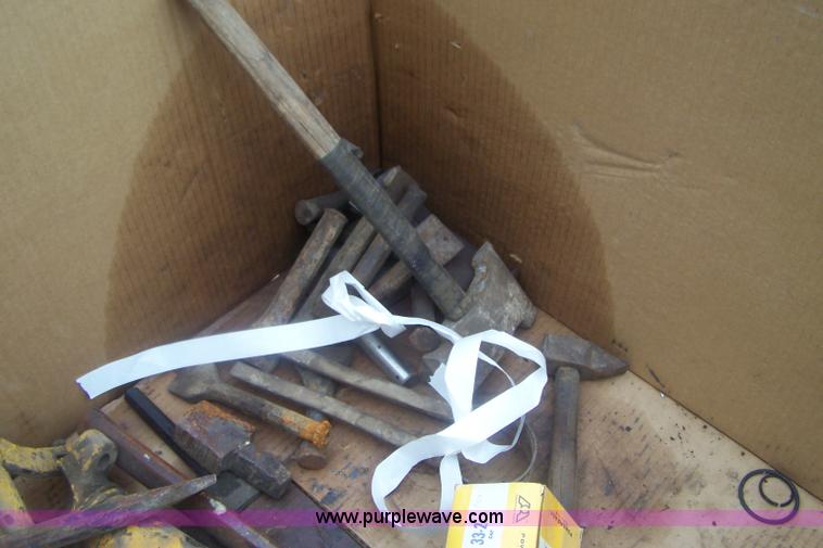 image for item E9289 Assorted stone chisels