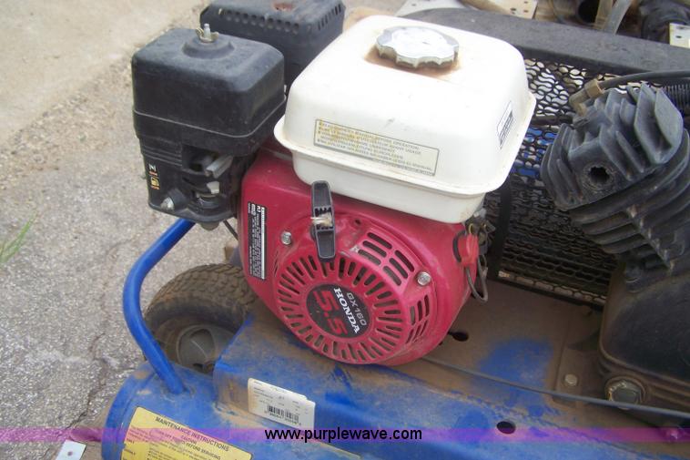 image for item E9293 Puma 8 gallon air compressor