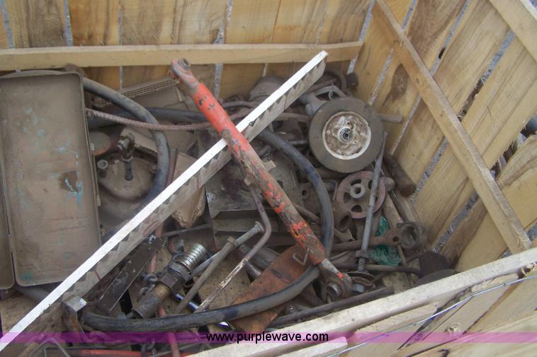 image for item E9294 Assorted tools