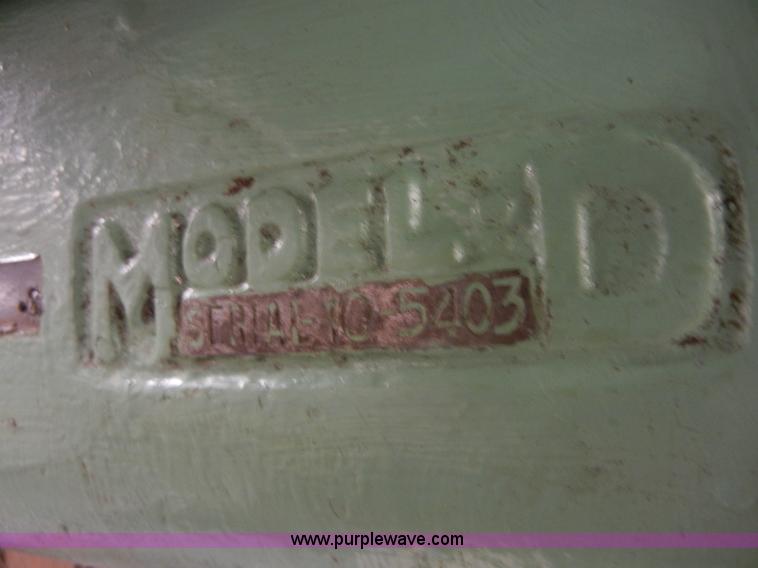 image for item F9278 1950's Milwaukee model D die mill