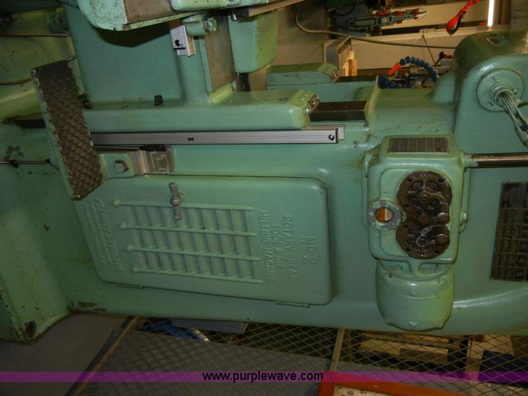 image for item F9278 1950's Milwaukee model D die mill