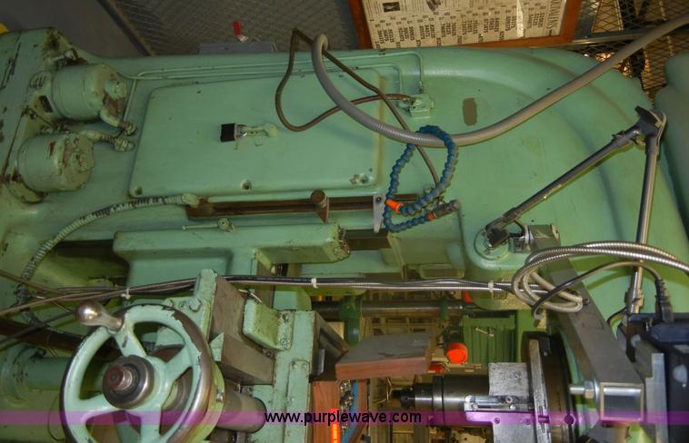 image for item F9278 1950's Milwaukee model D die mill