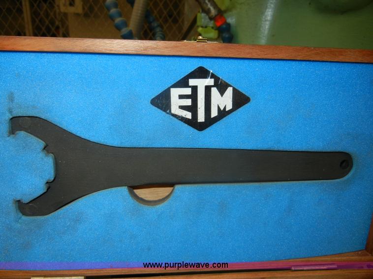 image for item F9278 1950's Milwaukee model D die mill